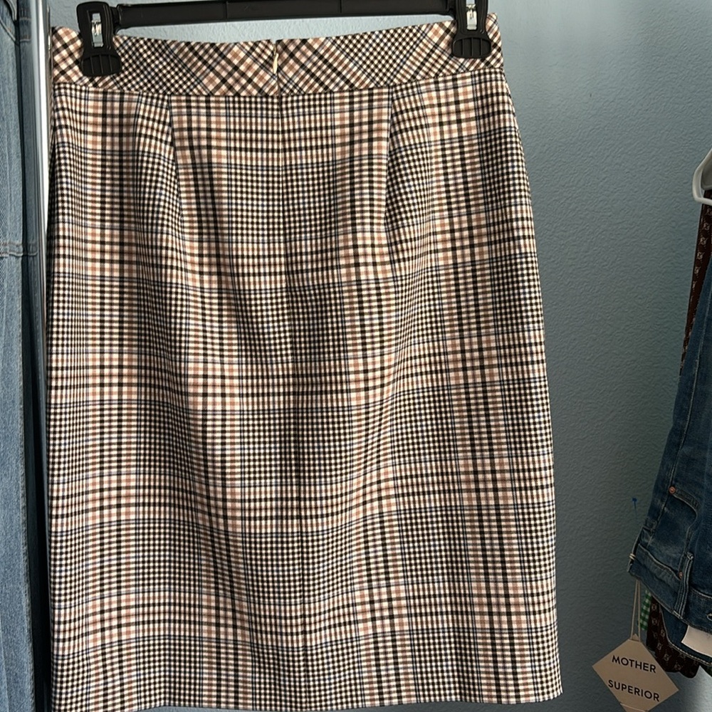 ANN Taylor plaid skirt - Picture 5 of 6